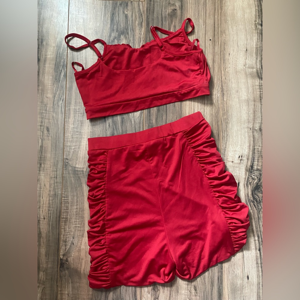 TOP AND SHORTS SET - Picture 2 of 3